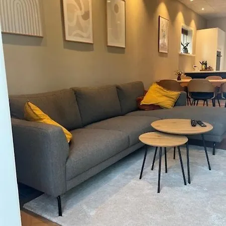 Stue Med Adgang Til Stor Have Διαμέρισμα Χέρνινγκ