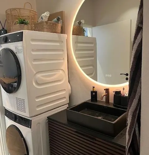 Stue Med Adgang Til Stor Have Apartmán